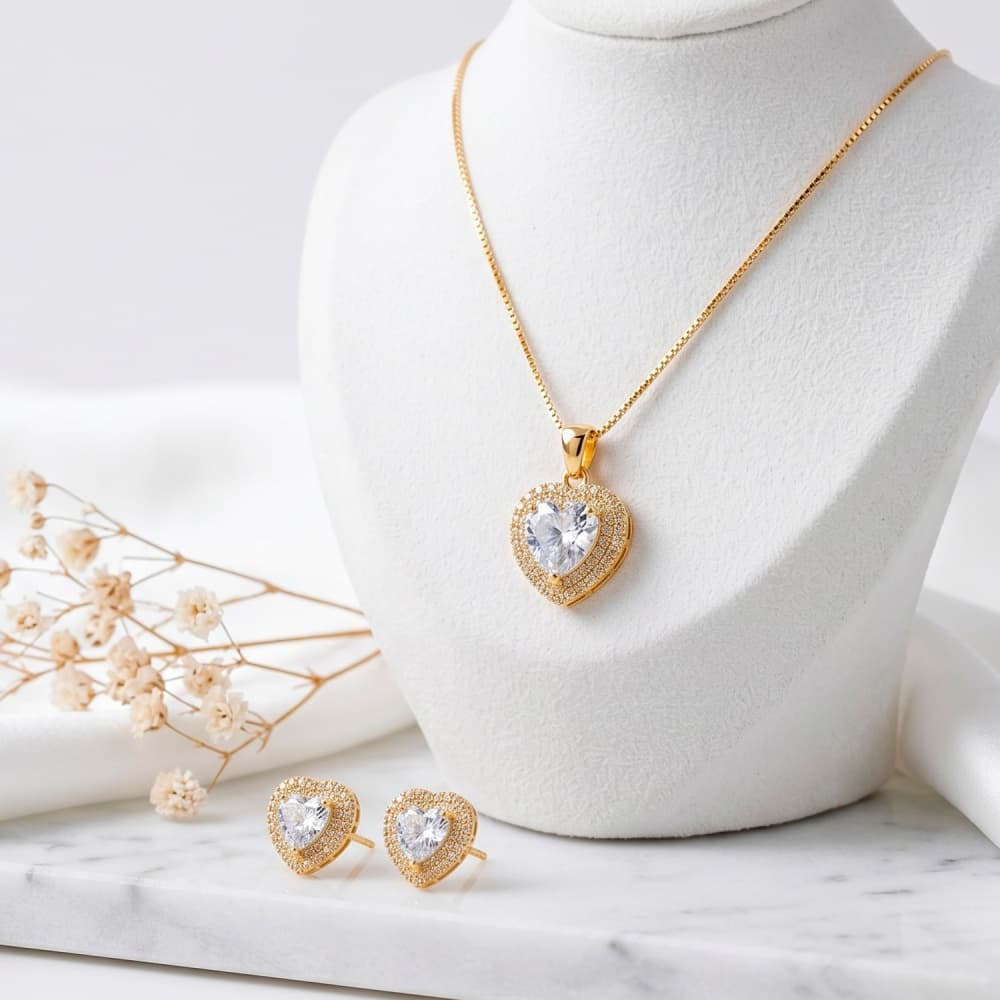 Conjunto Coração Cravejado Cristal Banhado